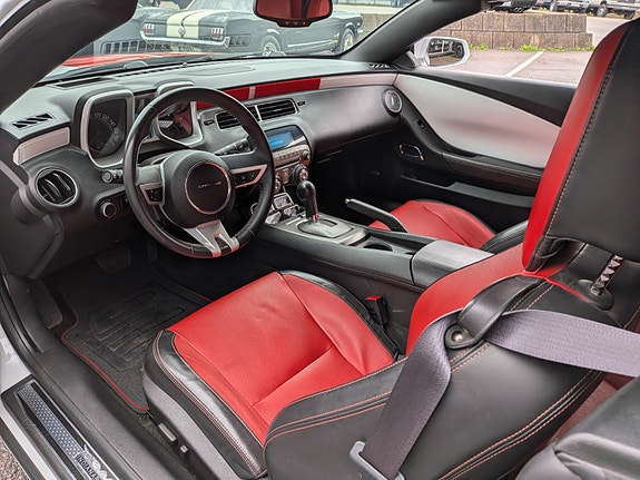 Chevrolet Camaro 15 of 30