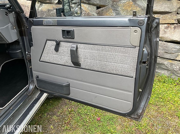 Toyota Land Cruiser 17 of 30