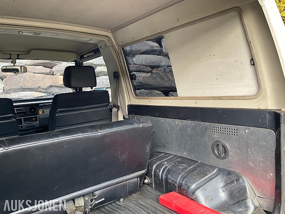 Toyota Land Cruiser 26 of 30
