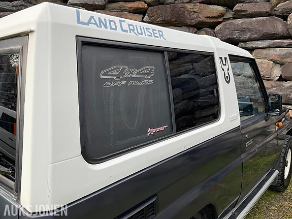 Toyota Land Cruiser 24 of 30