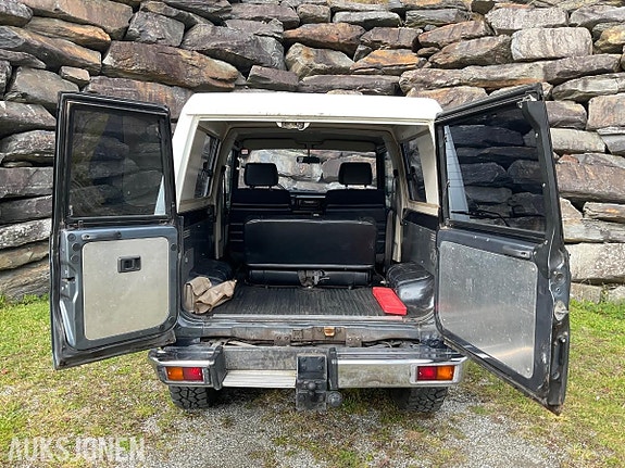 Toyota Land Cruiser 6 of 30