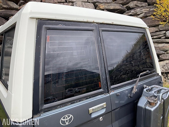 Toyota Land Cruiser 20 of 30