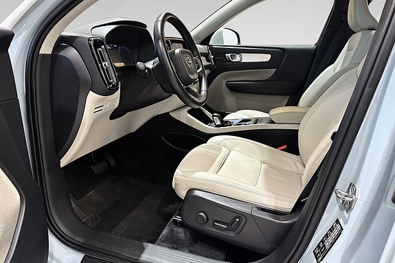 Volvo XC40 10 of 18