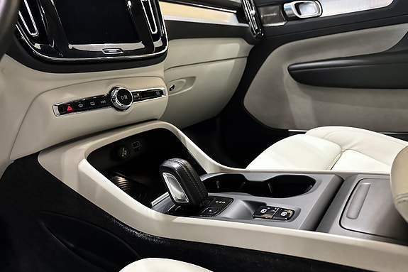 Volvo XC40 17 of 18