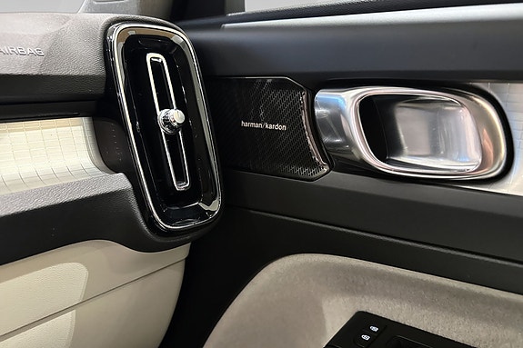 Volvo XC40 16 of 18