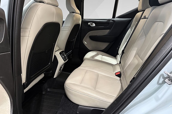 Volvo XC40 18 of 18
