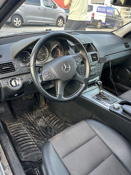 Mercedes-Benz C200 d 9 of 18