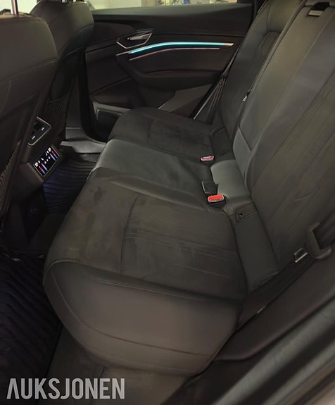 Audi e-tron 8 of 8