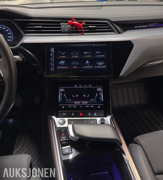 Audi e-tron 6 of 8