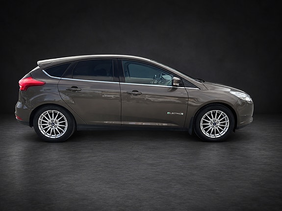 Ford Focus 11 of 27