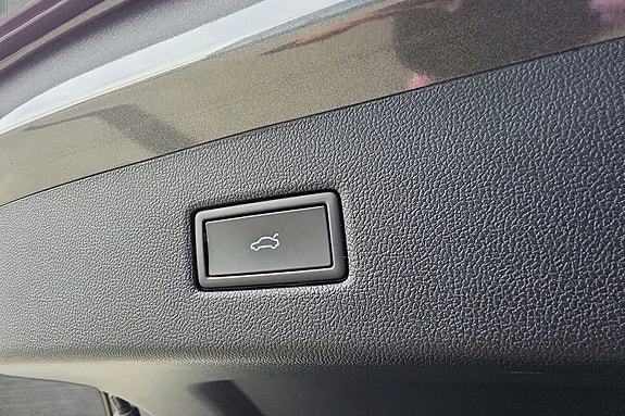 Ford Explorer 12 of 25