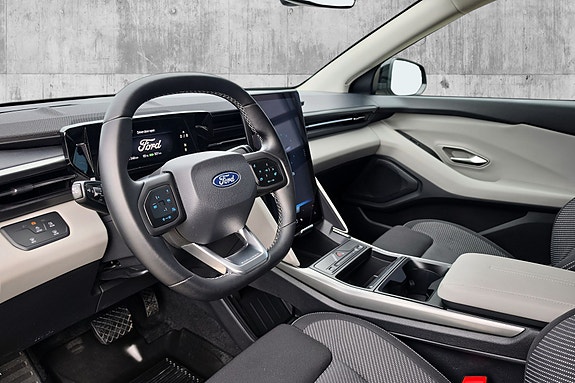 Ford Explorer 15 of 25