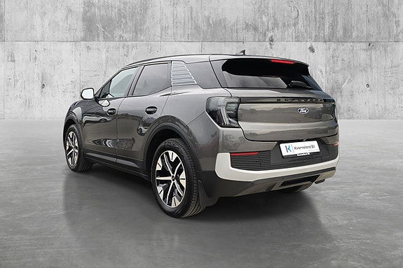 Ford Explorer 7 of 25