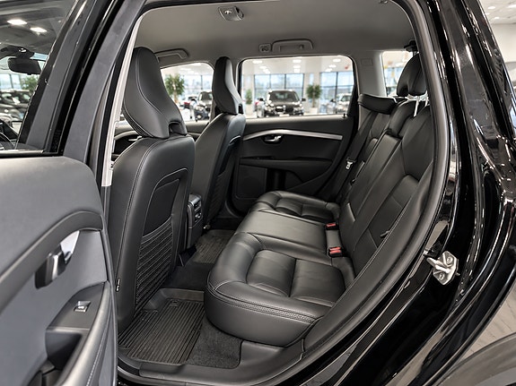 Volvo XC70 6 of 22
