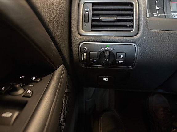 Volvo XC70 10 of 22