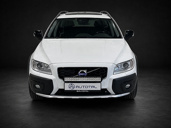 Volvo XC70 2 of 28