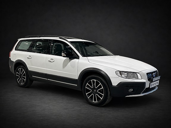 Volvo XC70 11 of 28