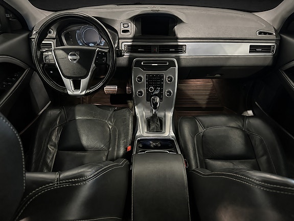 Volvo XC70 13 of 28