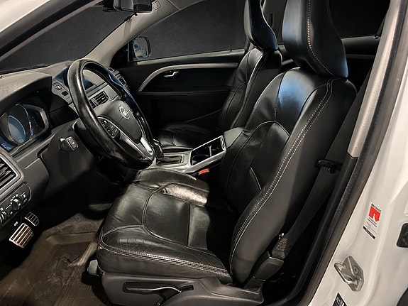 Volvo XC70 15 of 28