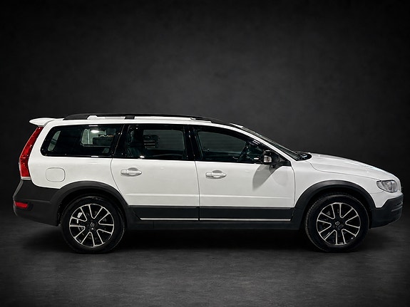 Volvo XC70 10 of 28