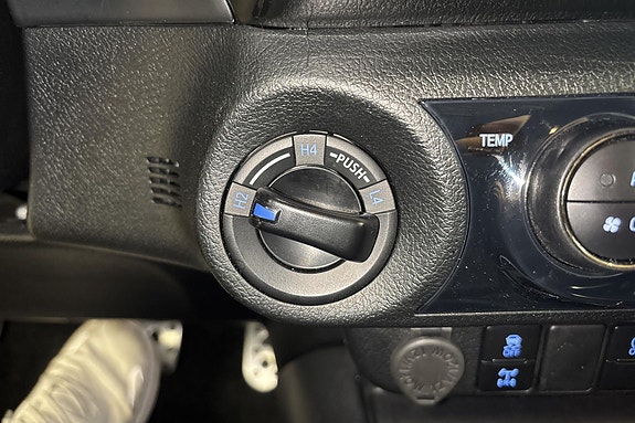 Toyota HiLux 17 of 21