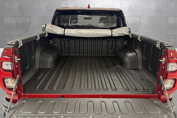 Toyota HiLux 19 of 21