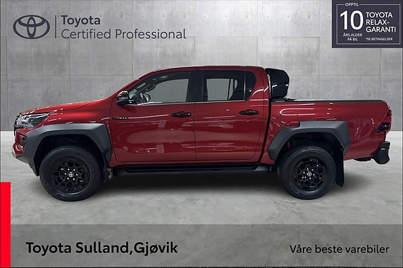 Toyota HiLux 2 of 21