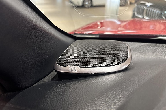 Toyota HiLux 16 of 21