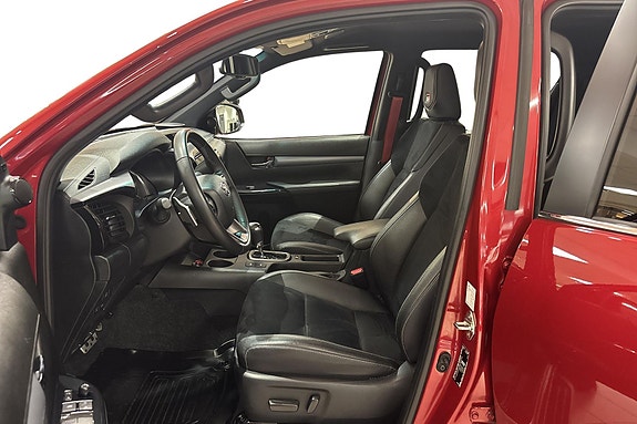 Toyota HiLux 11 of 21