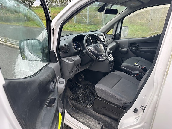 Nissan e-NV200 7 of 21