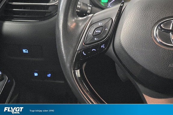 Toyota C-HR 12 of 28