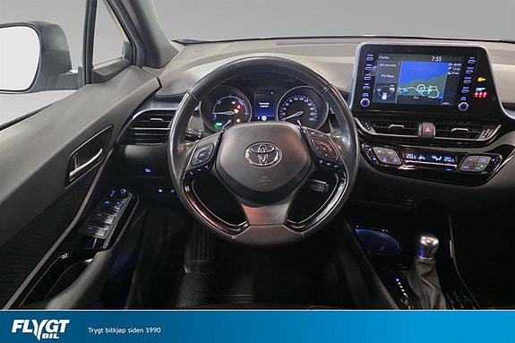 Toyota C-HR 10 of 28