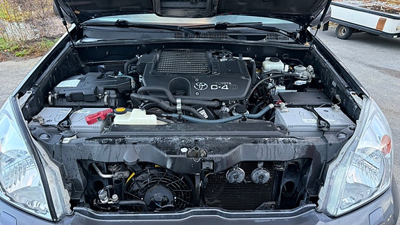 Toyota Land Cruiser 13 of 16