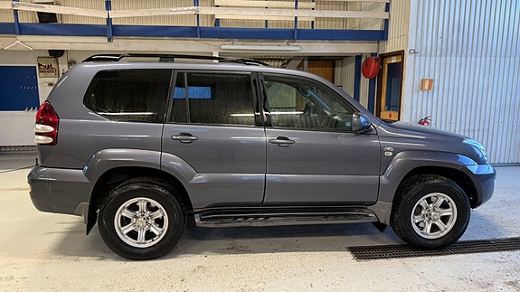 Toyota Land Cruiser 6 of 16