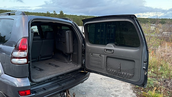 Toyota Land Cruiser 11 of 16
