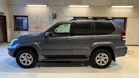 Toyota Land Cruiser 4 of 16