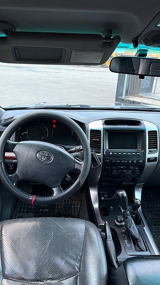 Toyota Land Cruiser 8 of 16