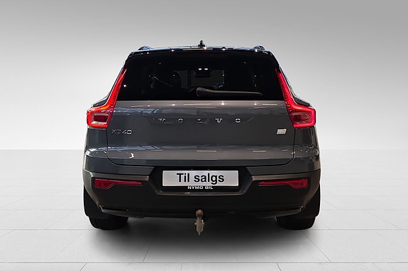 Volvo XC40 4 of 30