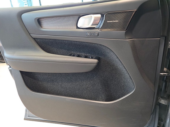 Volvo XC40 16 of 30