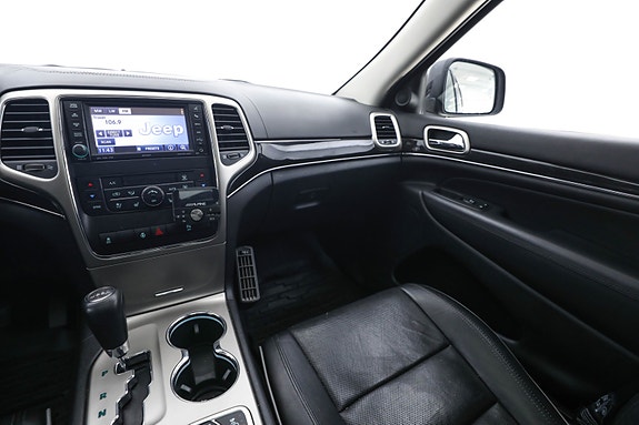 Jeep Grand Cherokee 17 of 30