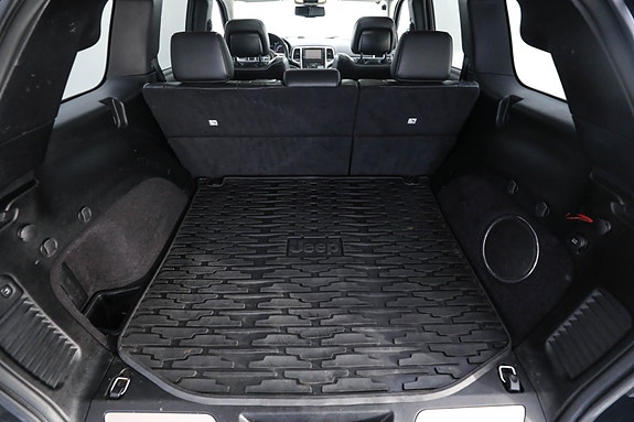 Jeep Grand Cherokee 28 of 30
