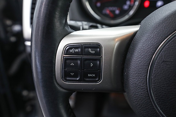 Jeep Grand Cherokee 19 of 30