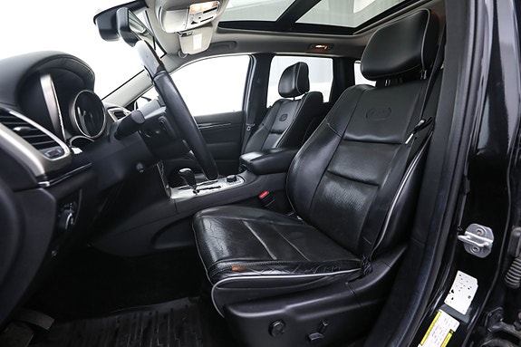 Jeep Grand Cherokee 22 of 30