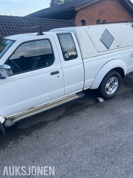 Nissan King Cab 5 of 15