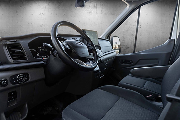 Ford E-Transit 350 L4 Van 17 of 22