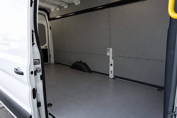 Ford E-Transit 350 L4 Van 22 of 22