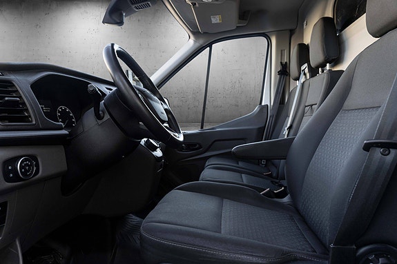 Ford E-Transit 350 L4 Van 16 of 22