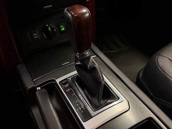 Toyota Land Cruiser 27 of 30