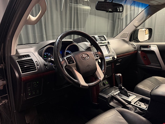 Toyota Land Cruiser 23 of 30