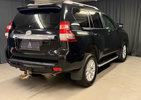Toyota Land Cruiser 16 of 30